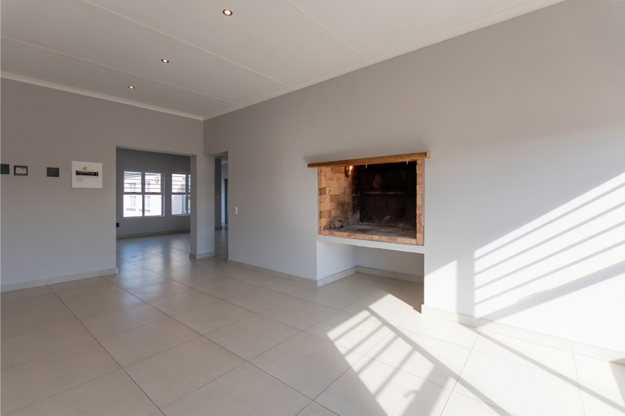 4 Bedroom Property for Sale in Country Club Western Cape